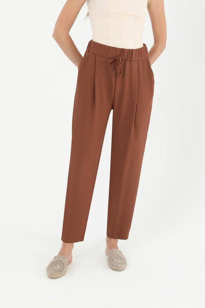 Tie Waist Carrot Form Trousers - Light Brown - modestanbul