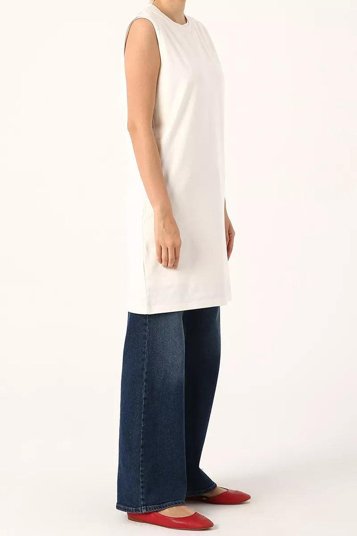 Crew Neck Sleeveless Long T-shirt - White - modestanbul